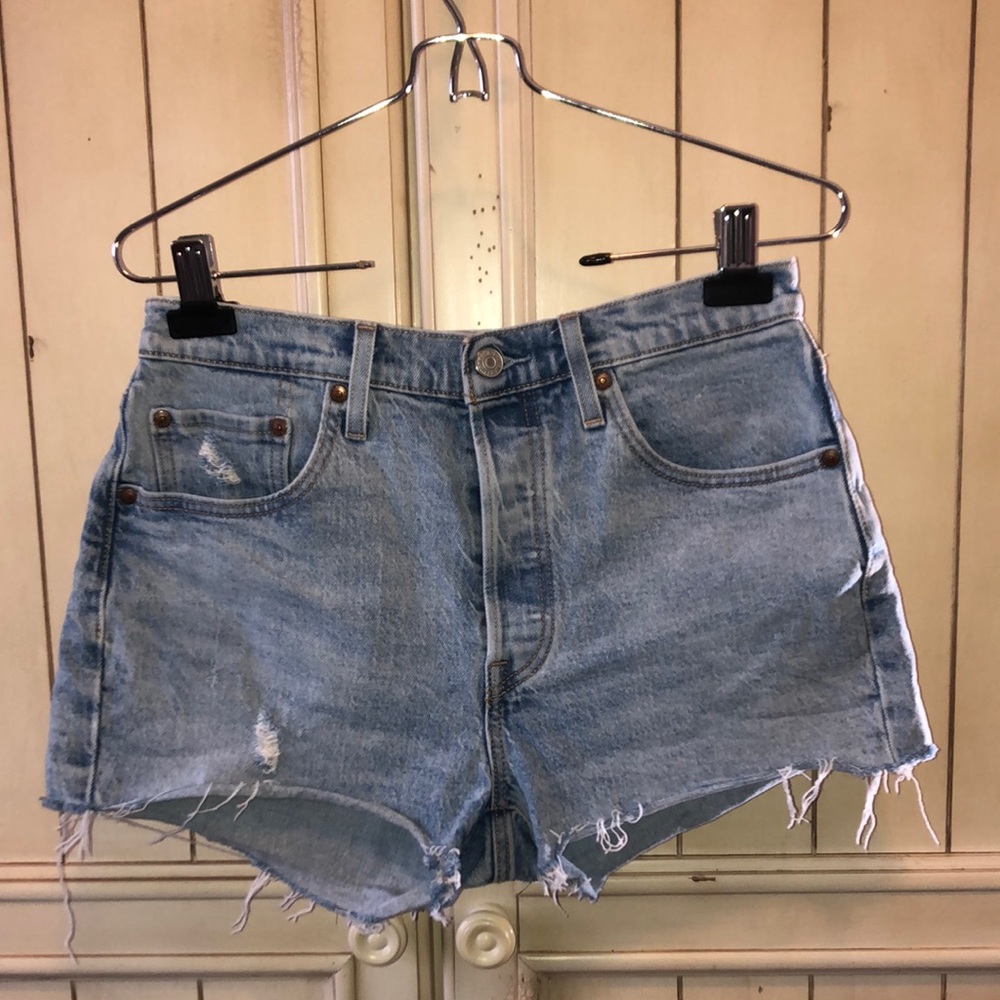 Levi’s 501 Cutoff Shorts Size 28